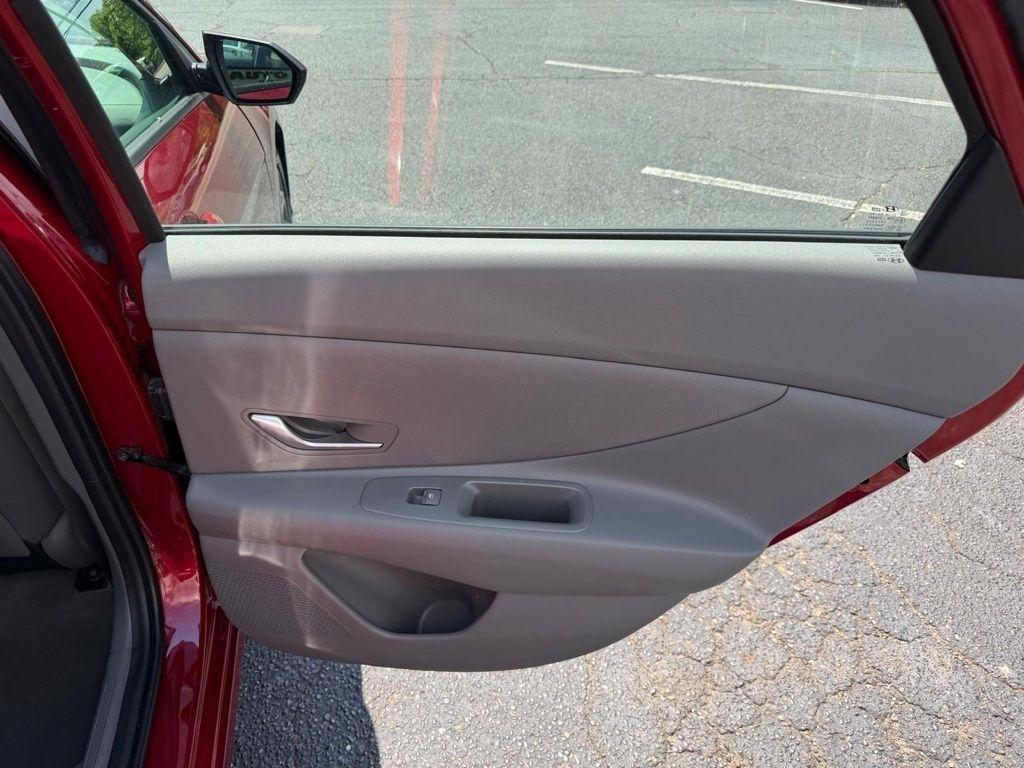 Hyundai Elantra SEL 2024