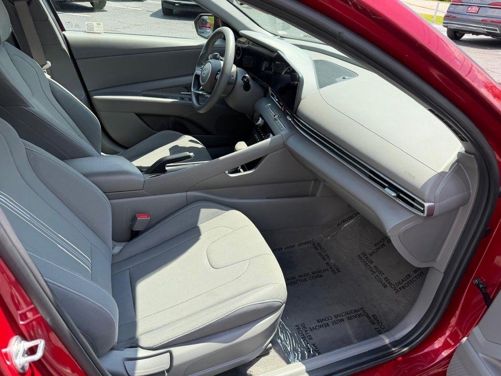 Hyundai Elantra SEL 2024