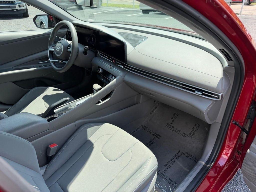 Hyundai Elantra SEL 2024