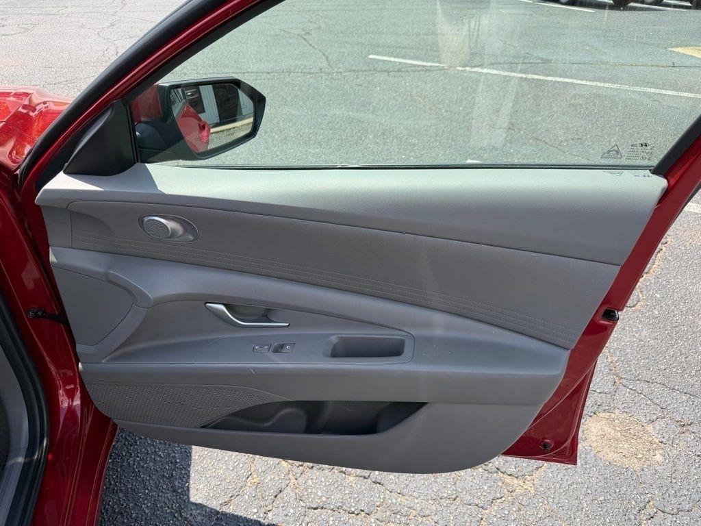 Hyundai Elantra SEL 2024