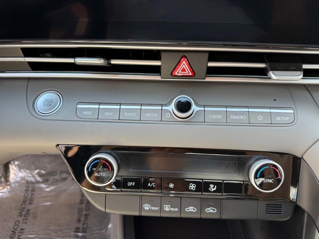 Hyundai Elantra SEL 2024
