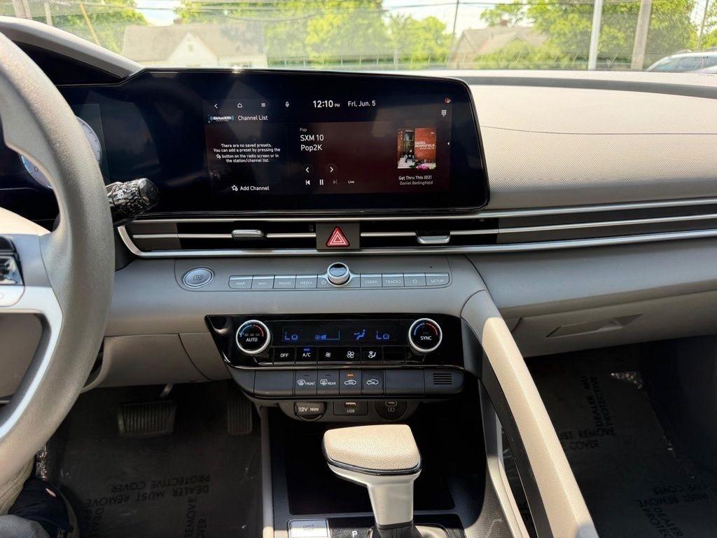 Hyundai Elantra SEL 2024