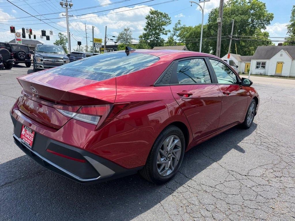 Hyundai Elantra SEL 2024