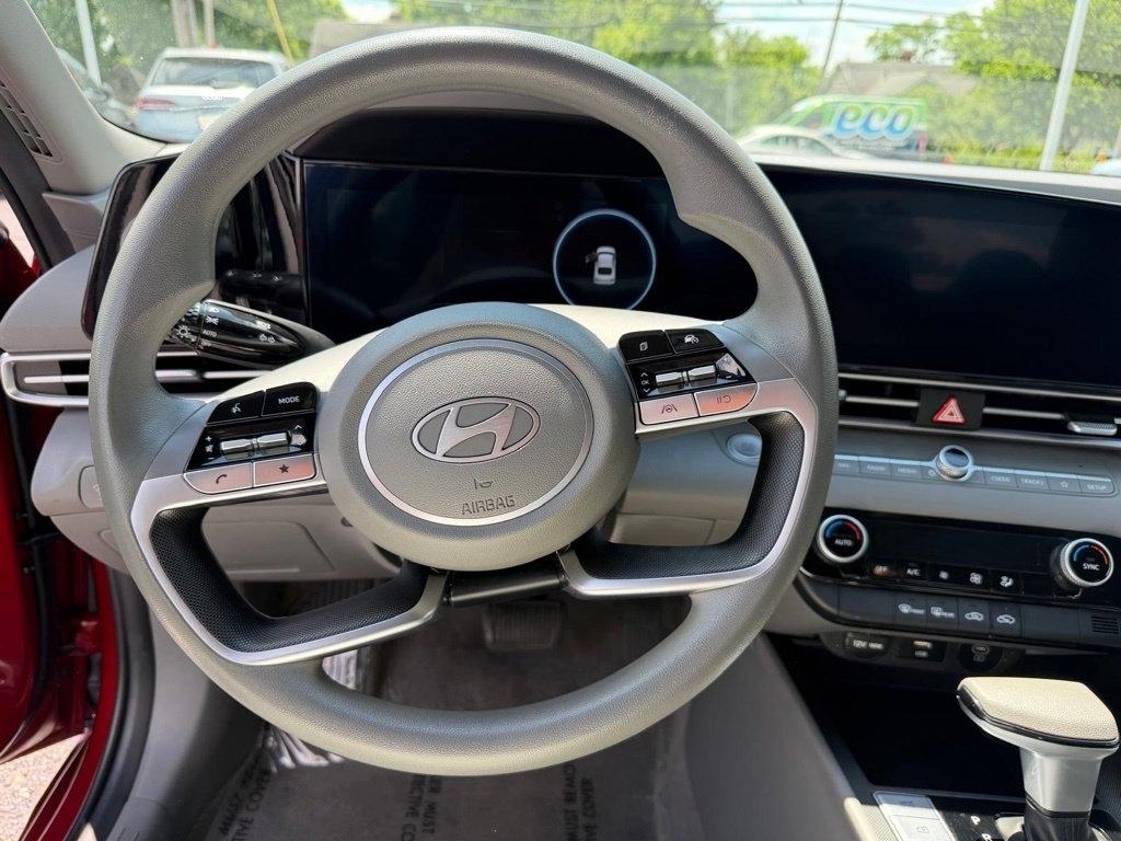 Hyundai Elantra SEL 2024