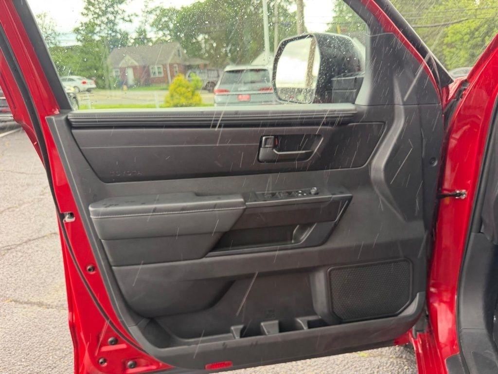 Toyota Tundra SR CrewMax 4WD 2024