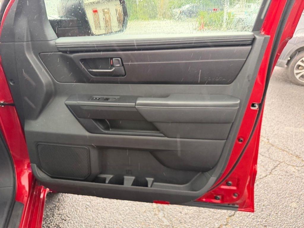 Toyota Tundra SR CrewMax 4WD 2024