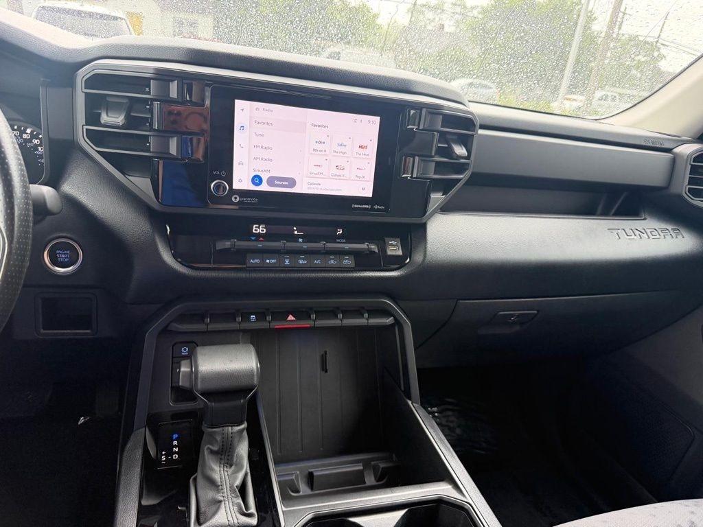 Toyota Tundra SR CrewMax 4WD 2024