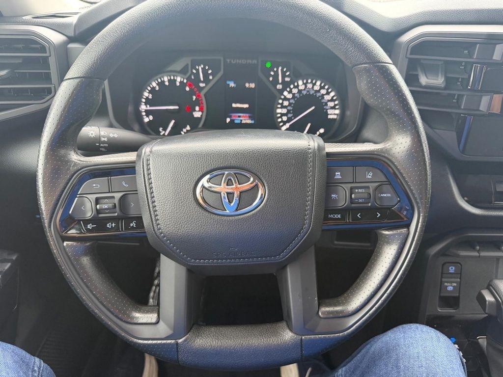 Toyota Tundra SR CrewMax 4WD 2024