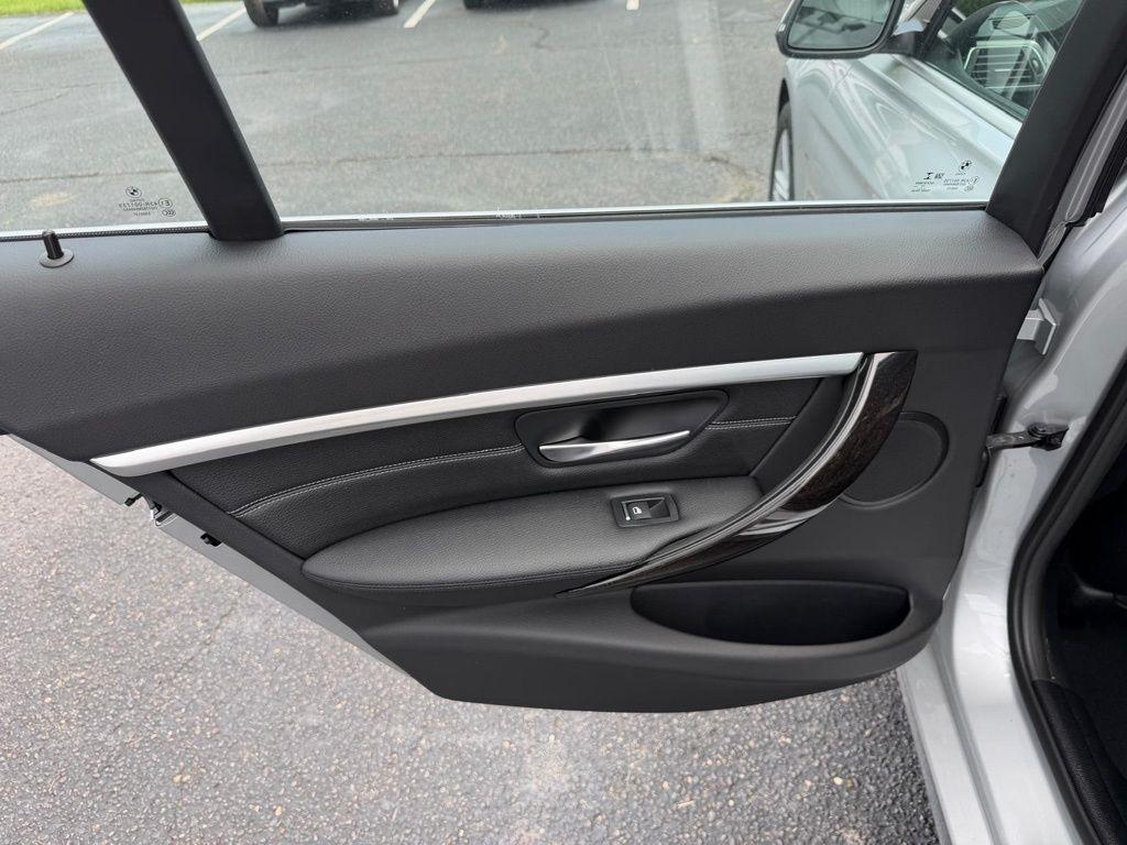 BMW 3-Series 330i xDrive SULEV Sedan 2018