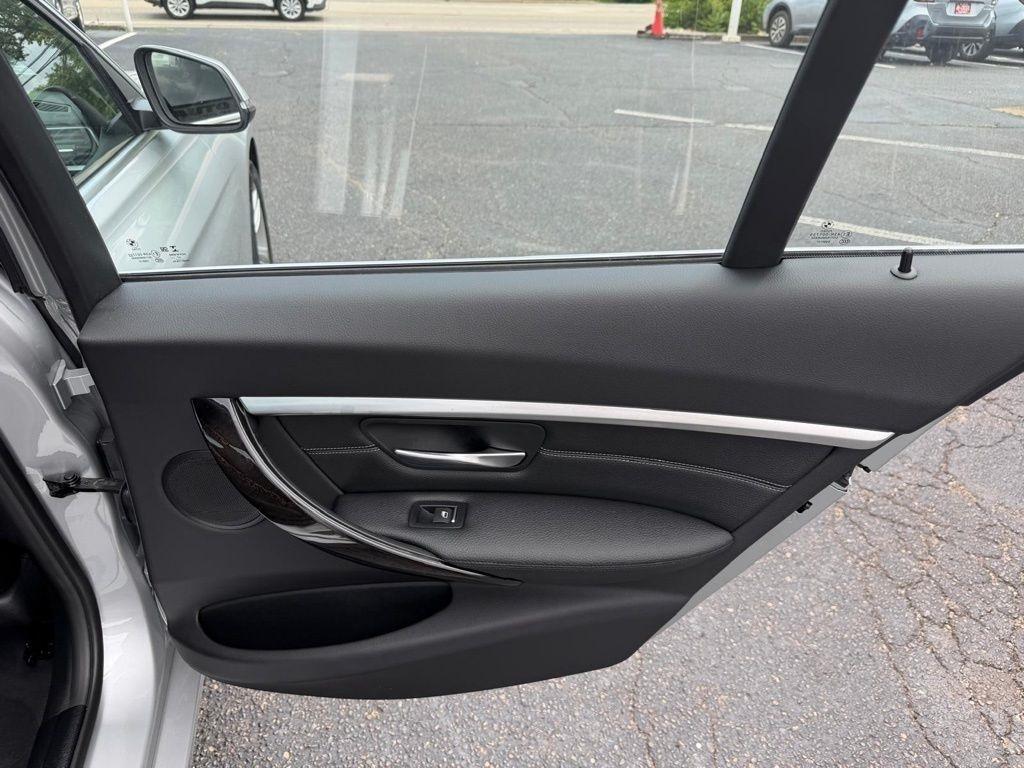 BMW 3-Series 330i xDrive SULEV Sedan 2018