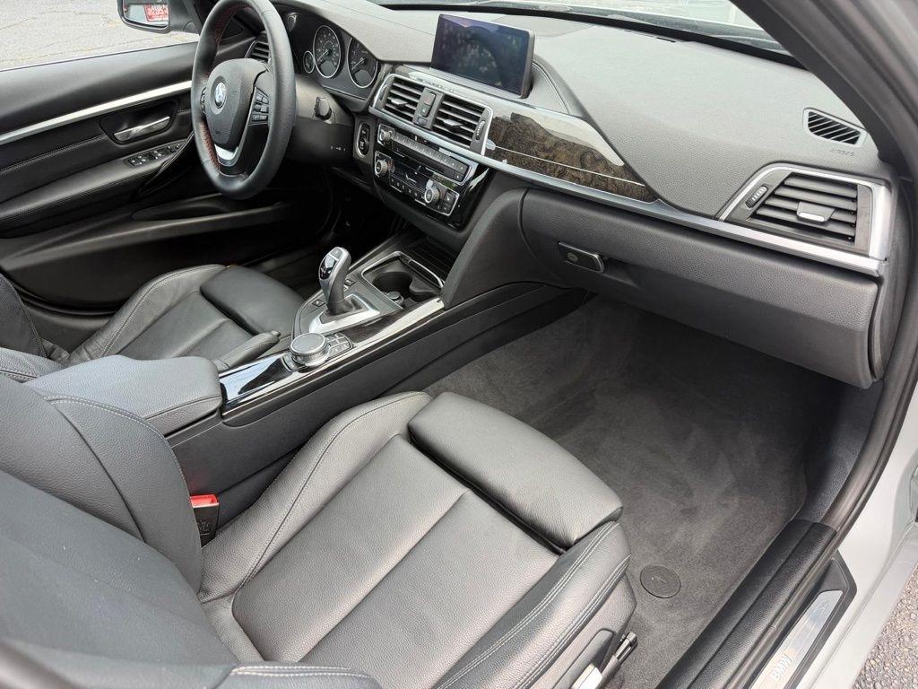 BMW 3-Series 330i xDrive SULEV Sedan 2018