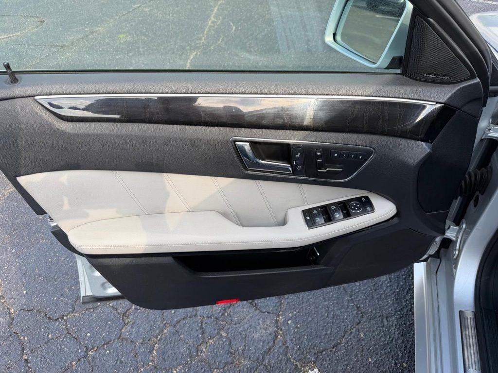 Mercedes-Benz E-Class E350 Sedan 4MATIC 2011