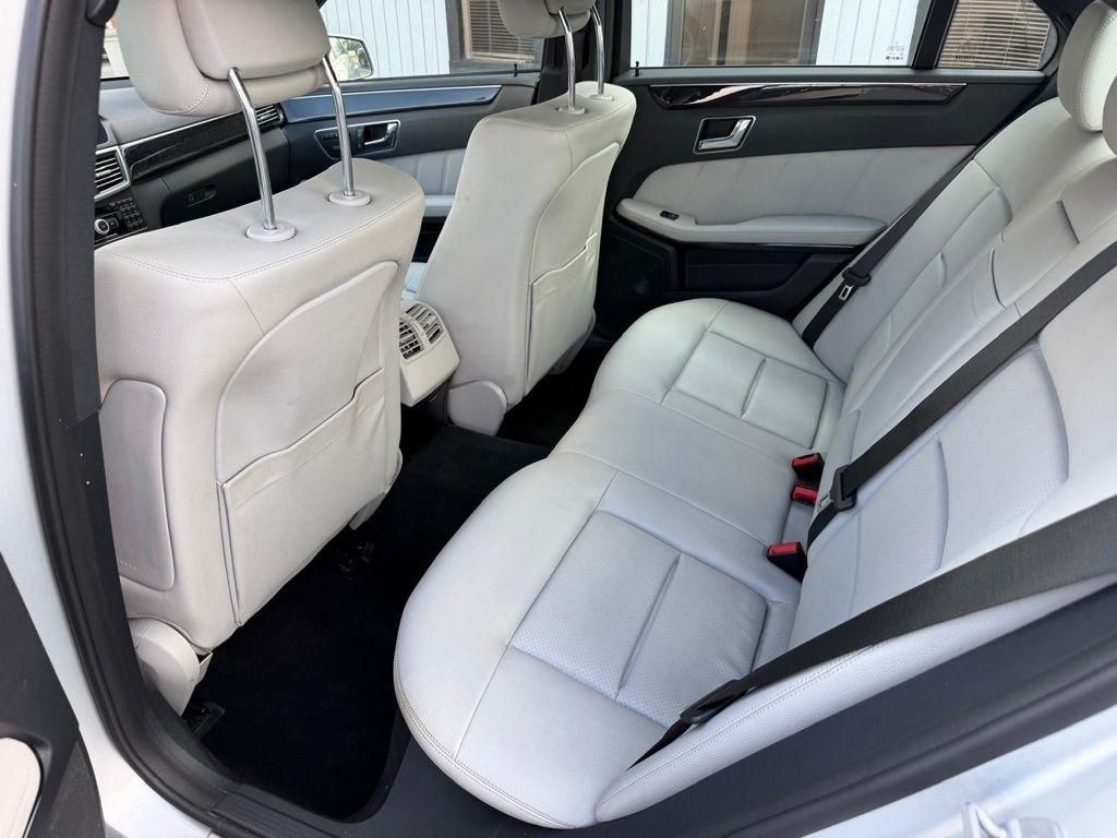 Mercedes-Benz E-Class E350 Sedan 4MATIC 2011