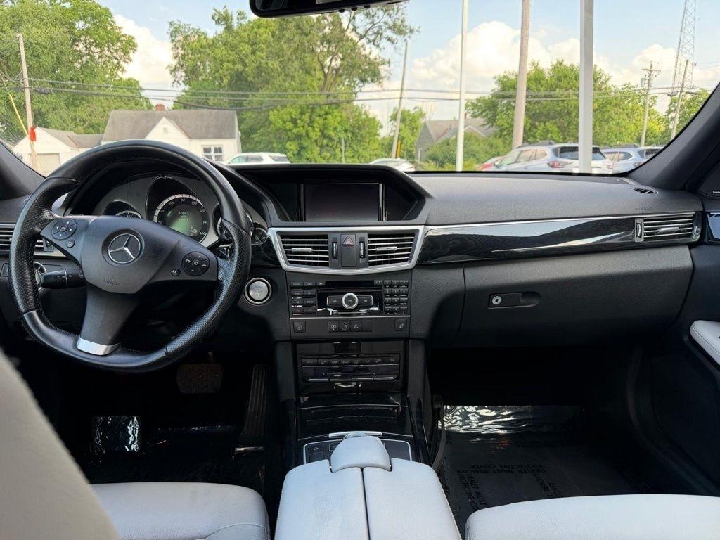 Mercedes-Benz E-Class E350 Sedan 4MATIC 2011