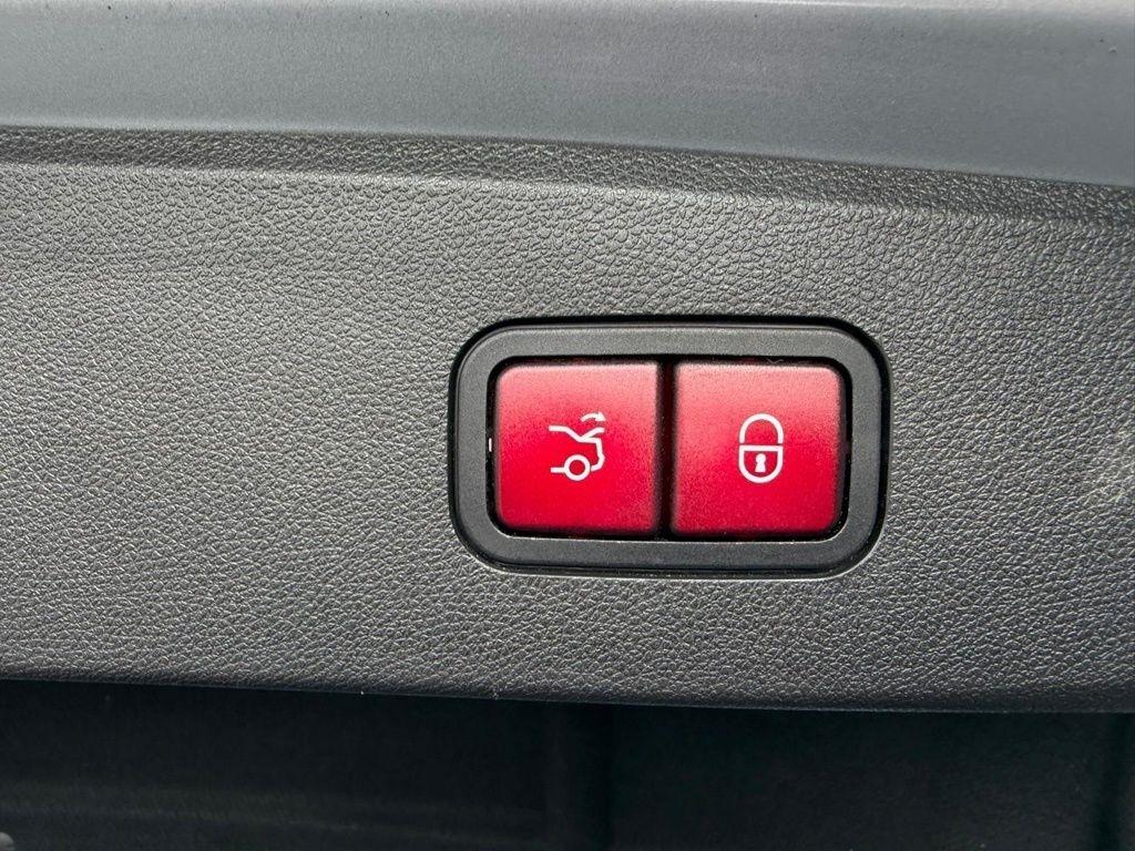 Mercedes-Benz E-Class E350 Sedan 4MATIC 2011