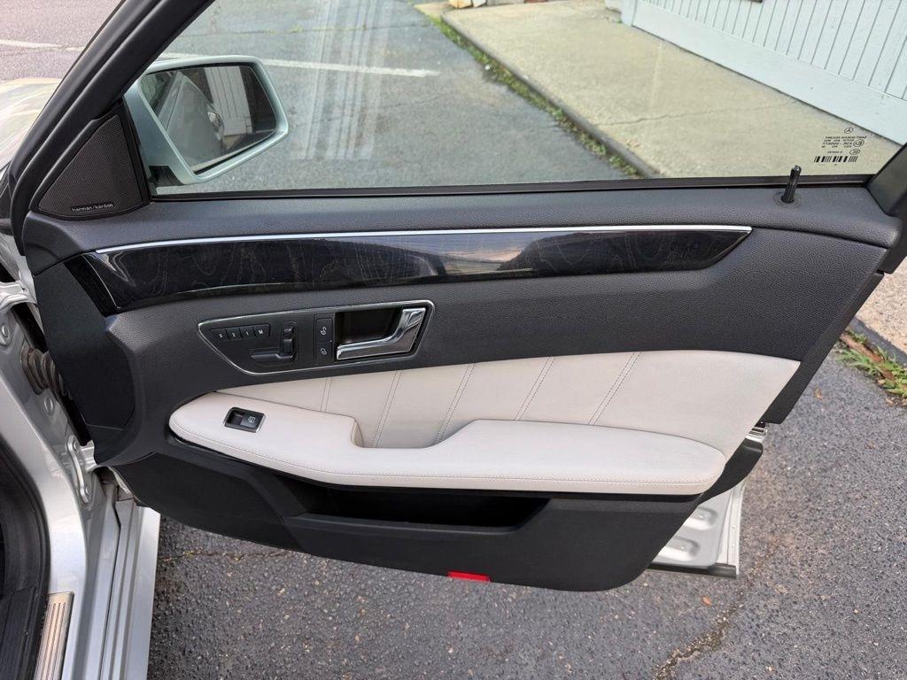 Mercedes-Benz E-Class E350 Sedan 4MATIC 2011