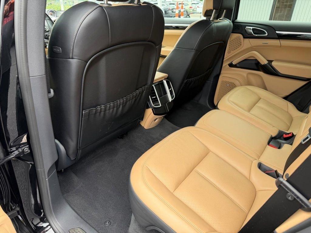 Porsche Cayenne Base 2016