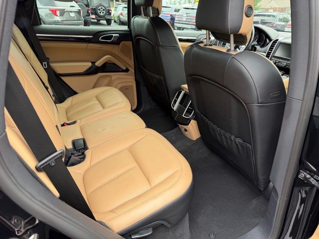Porsche Cayenne Base 2016