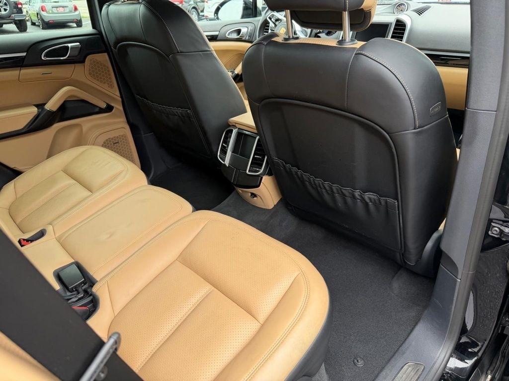 Porsche Cayenne Base 2016
