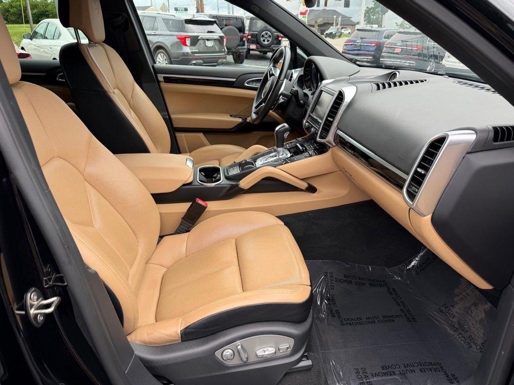 Porsche Cayenne Base 2016