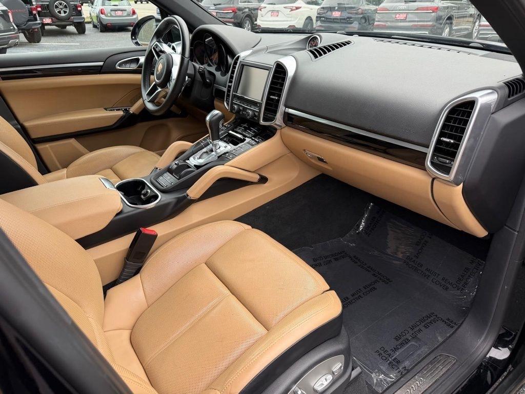 Porsche Cayenne Base 2016