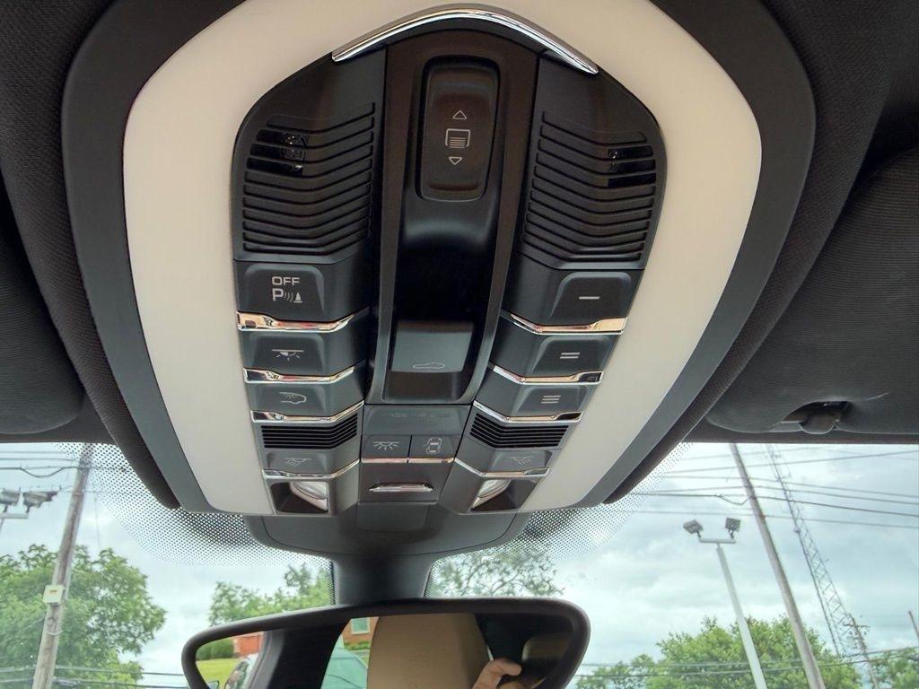 Porsche Cayenne Base 2016