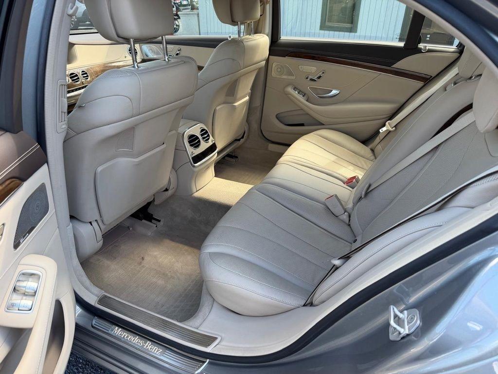 Mercedes-Benz S-Class S550 4MATIC 2014