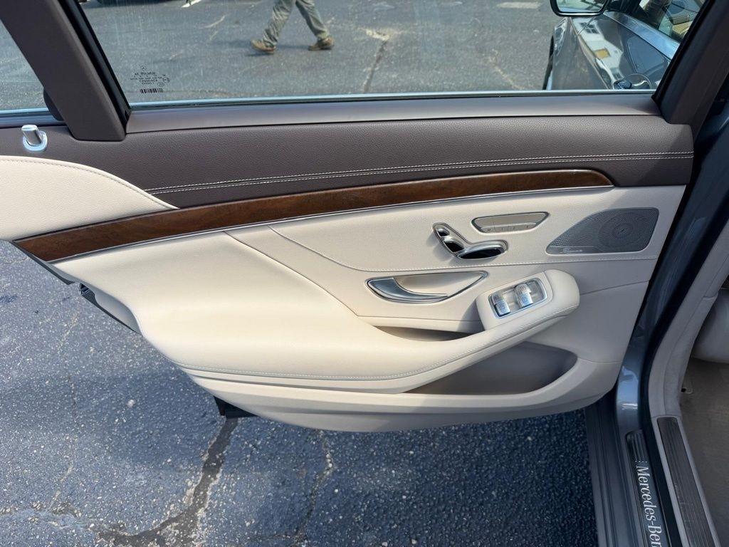 Mercedes-Benz S-Class S550 4MATIC 2014