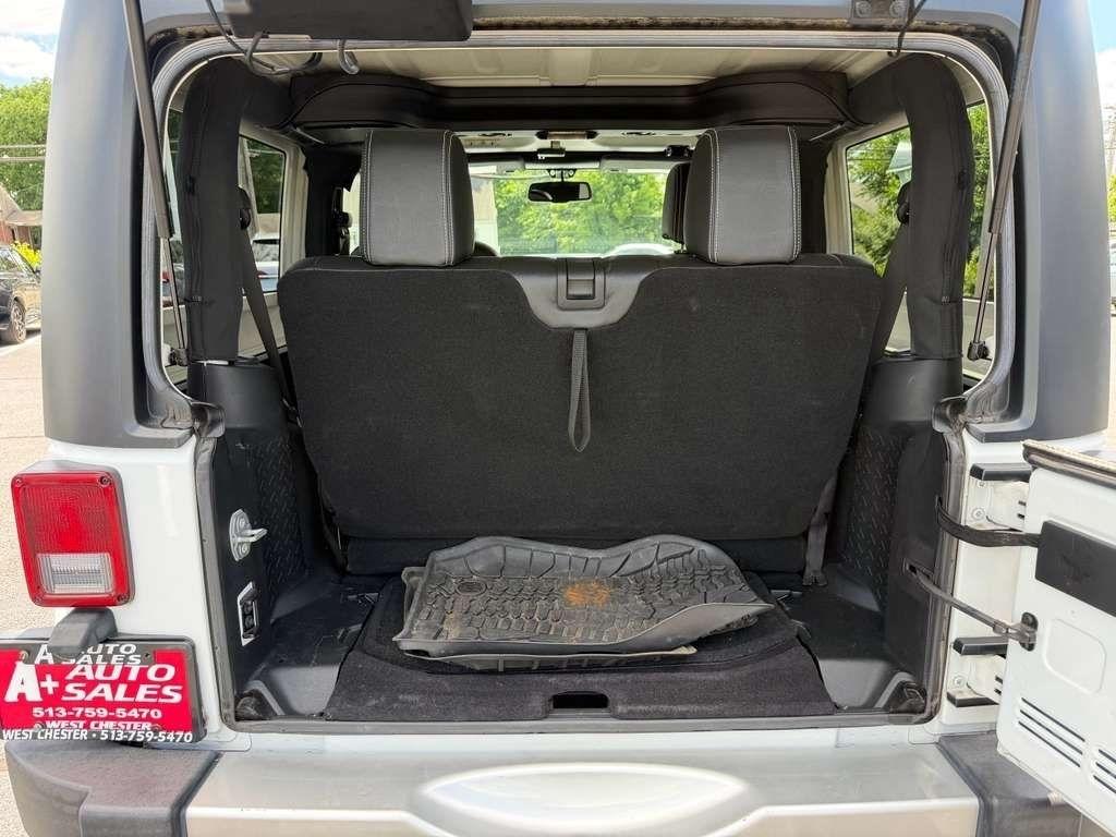 Jeep Wrangler Sahara 4WD 2017