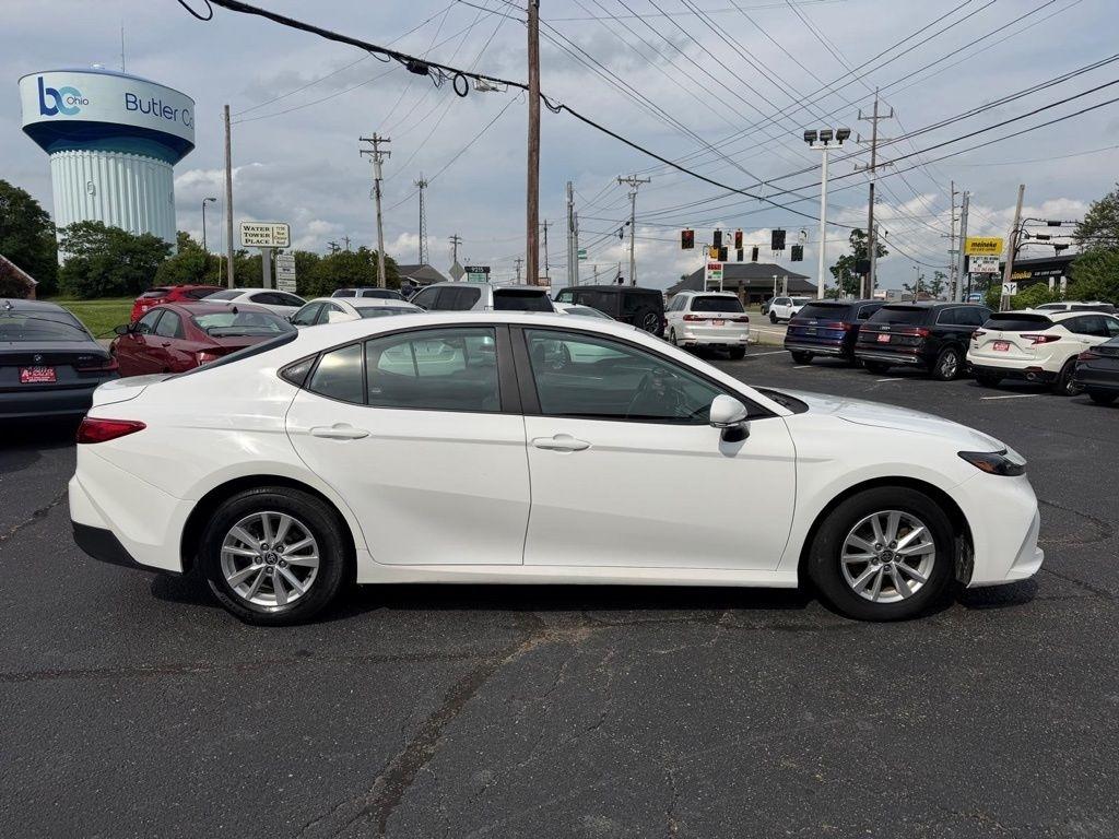Toyota Camry Hybrid LE 2025