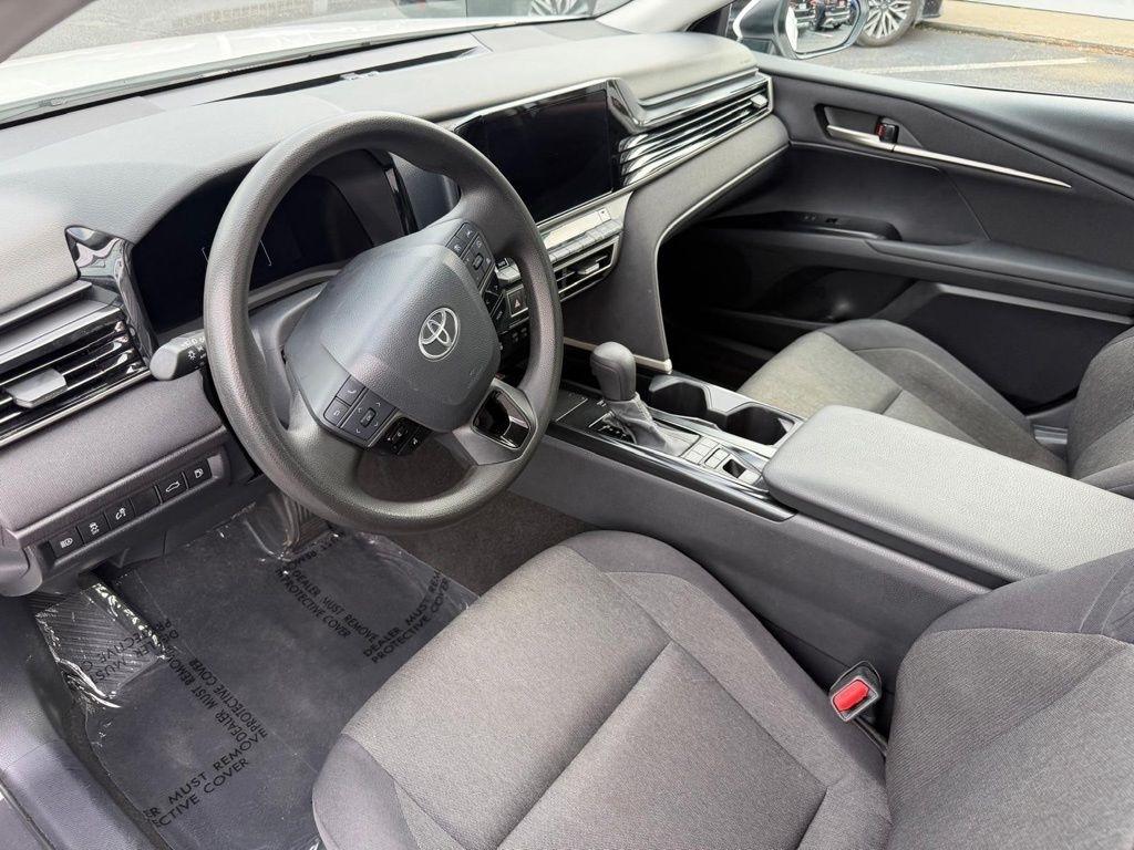 Toyota Camry Hybrid LE 2025