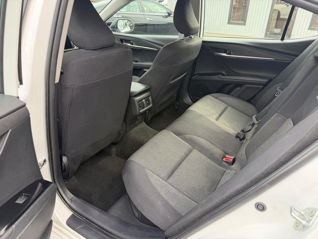 Toyota Camry Hybrid LE 2025