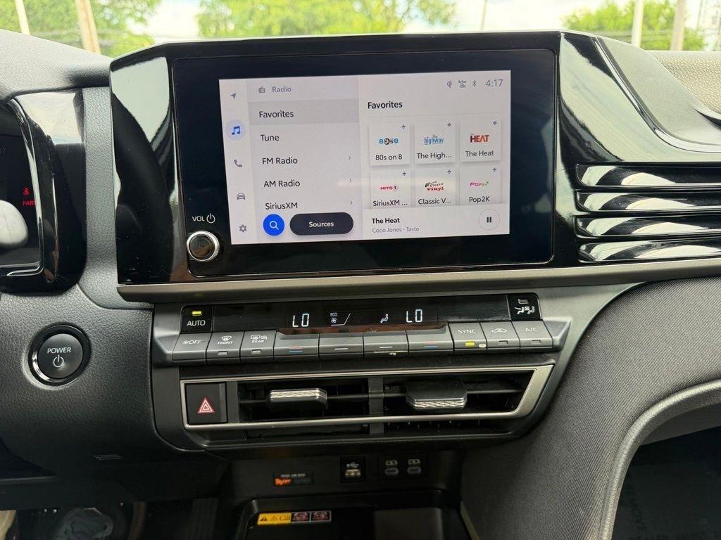 Toyota Camry Hybrid LE 2025