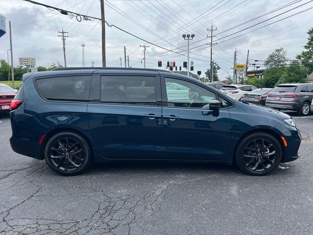 Chrysler Pacifica Limited 2025