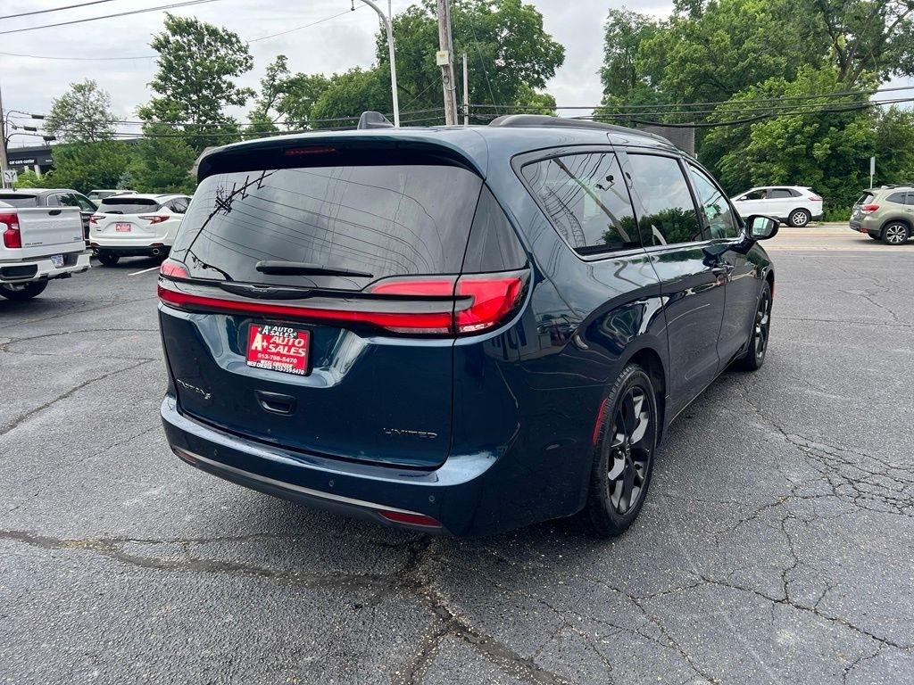 Chrysler Pacifica Limited 2025