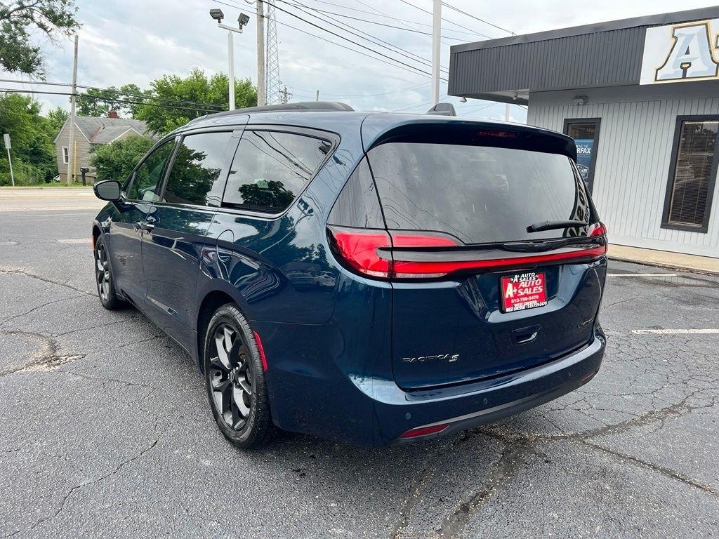 Chrysler Pacifica Limited 2025