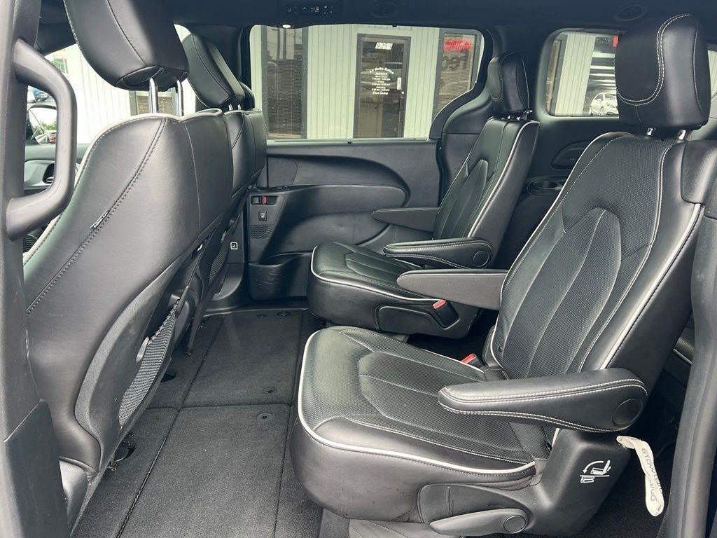 Chrysler Pacifica Limited 2025