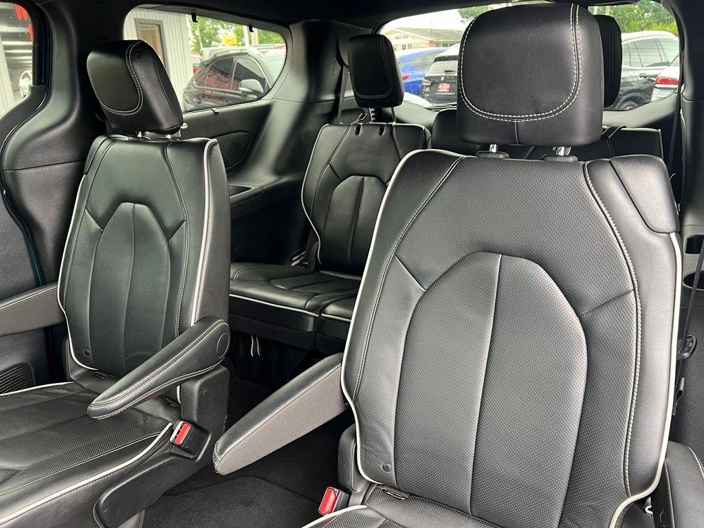 Chrysler Pacifica Limited 2025
