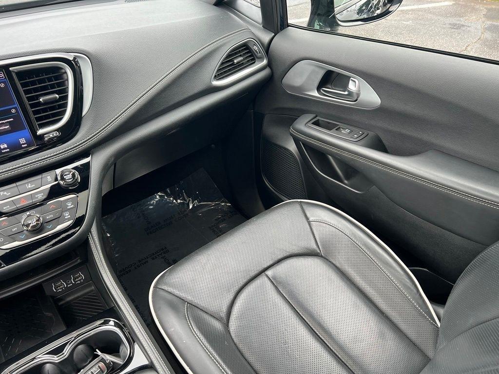 Chrysler Pacifica Limited 2025