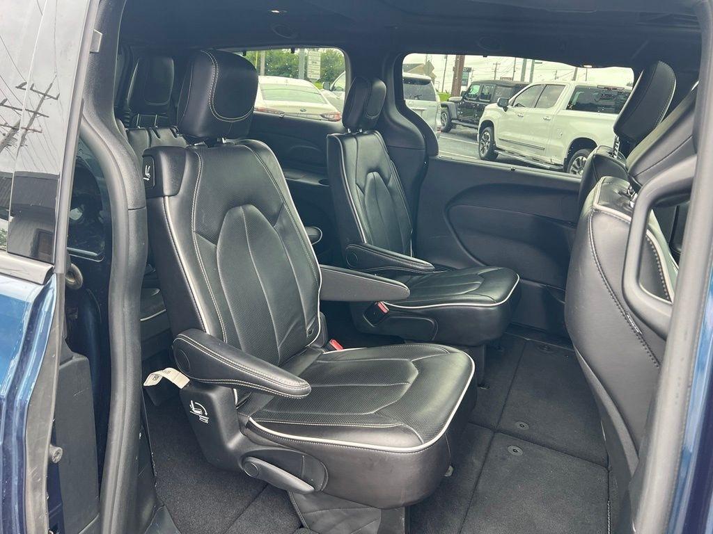 Chrysler Pacifica Limited 2025
