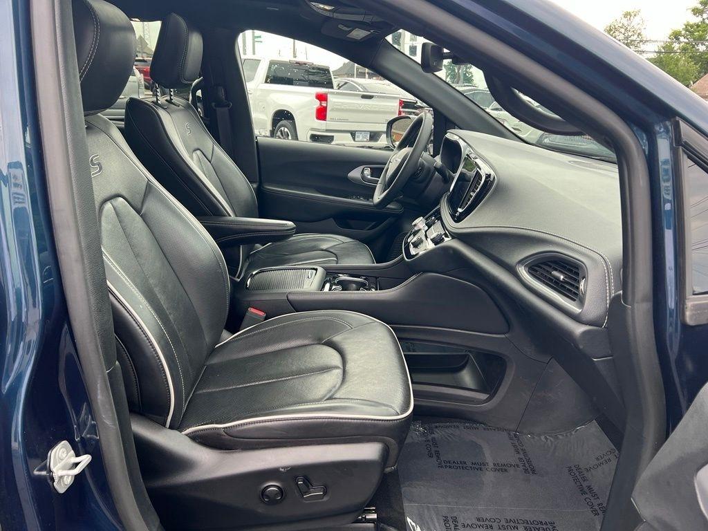 Chrysler Pacifica Limited 2025