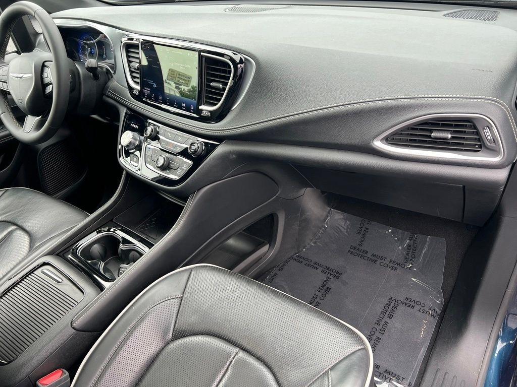 Chrysler Pacifica Limited 2025