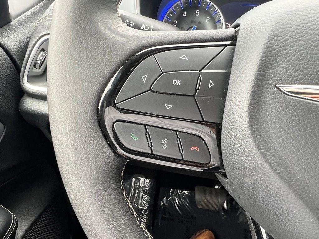 Chrysler Pacifica Limited 2025