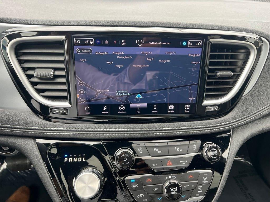 Chrysler Pacifica Limited 2025