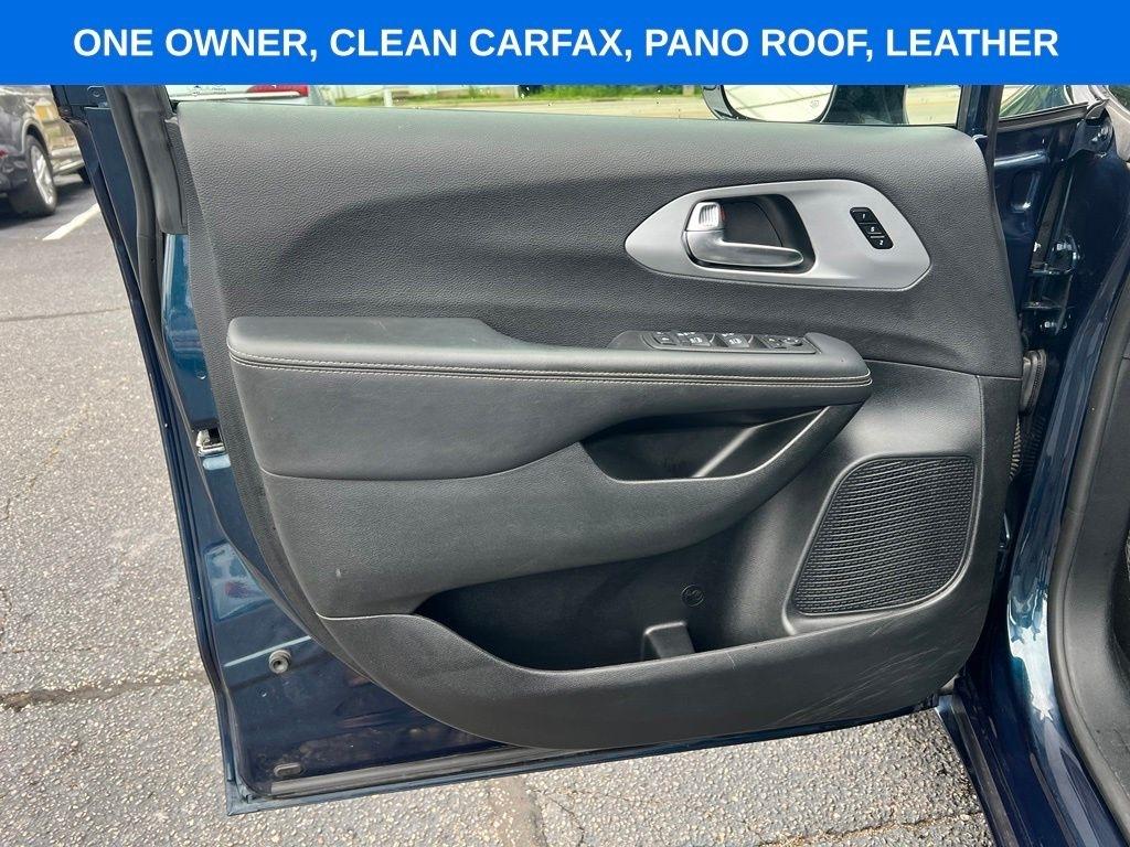 Chrysler Pacifica Limited 2025
