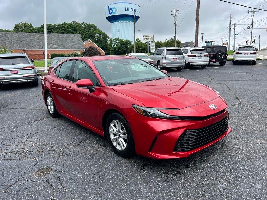 Toyota Camry Hybrid LE 2025