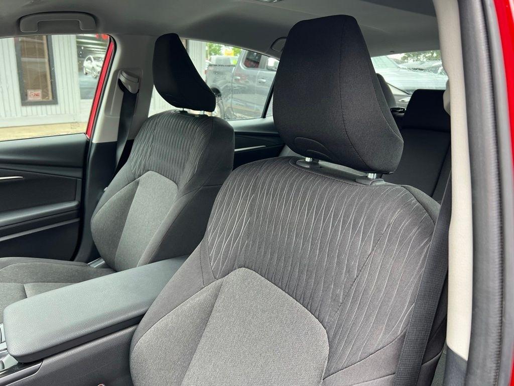 Toyota Camry Hybrid LE 2025