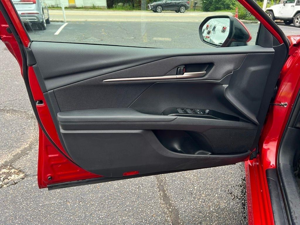 Toyota Camry Hybrid LE 2025