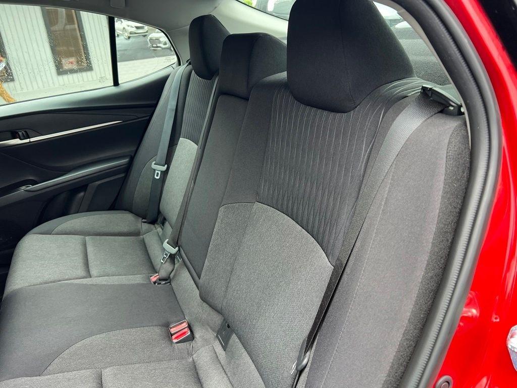 Toyota Camry Hybrid LE 2025
