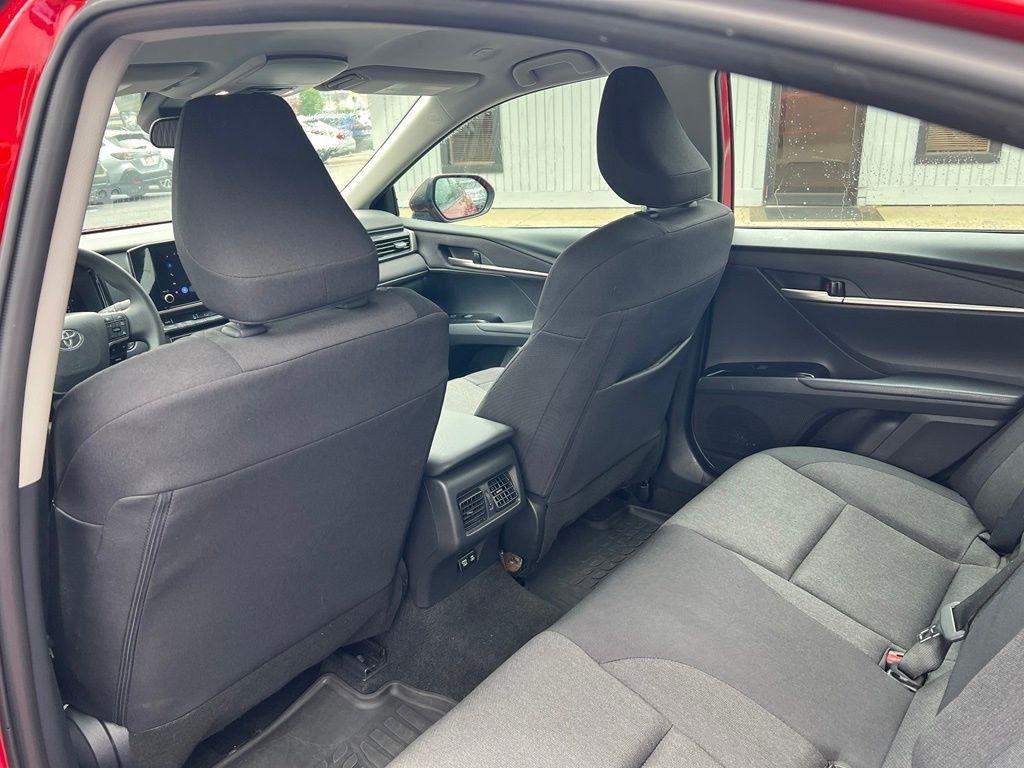 Toyota Camry Hybrid LE 2025